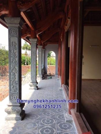  Cột đá - mẫu cột đá vuông trong kiến trúc nhà thờ họ