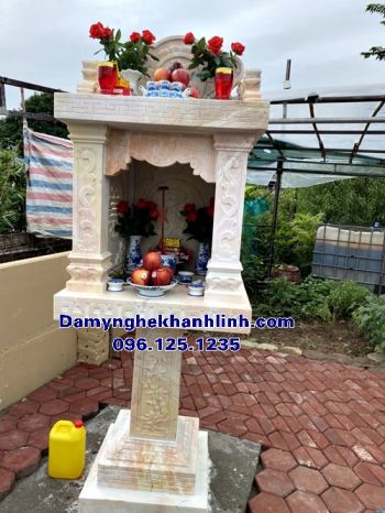 Mẫu cây hương ngoài trời bằng đá vàng thờ thần linh đẹp nhất
