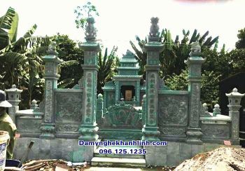 Mẫu khu lăng mộ gia đình đá xanh rêu lắp đặt tại Bình Dương