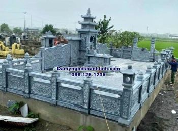 Khuôn viên lăng mộ đẹp bằng đá xanh Ninh Bình