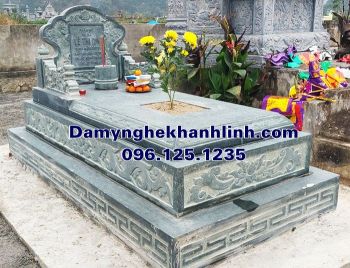 Mẫu mộ tam cấp đá xanh rêu nguyên khối đẹp MDTC300