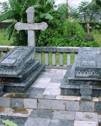 MỘ ĐÁ CÔNG GIÁO 02