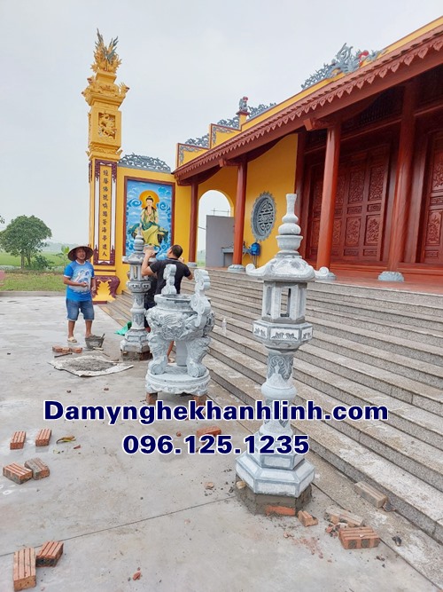 Bộ lư hương đá ngoài trời, đèn đá đẹp đặt tại chùa Tùng Lâm