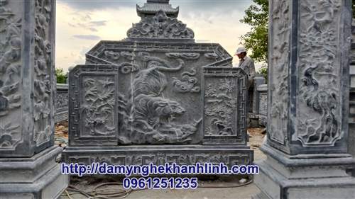 Cuốn thư đá trấn phong thủy trong khu lăng mộ đá gia đình 
