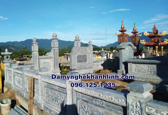 Cuốn thư đá trong khu lăng mộ đá đẹp