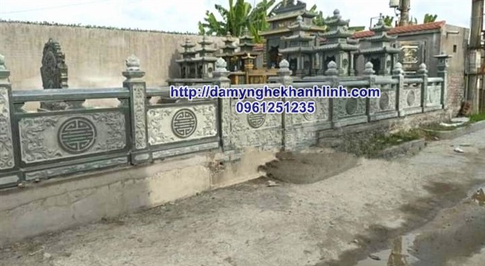 Hàng rào lăng mộ đá xanh