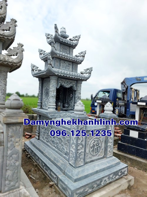Lắp đặt mộ ba mái đá xanh cao cấp cho gia đình anh Dũng tại Hải Dương