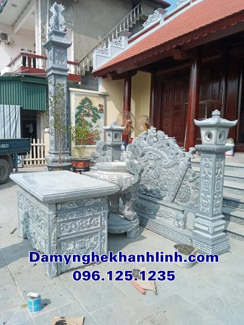 Mẫu bàn lễ đá ngoài trời đẹp cho nhà thờ họ