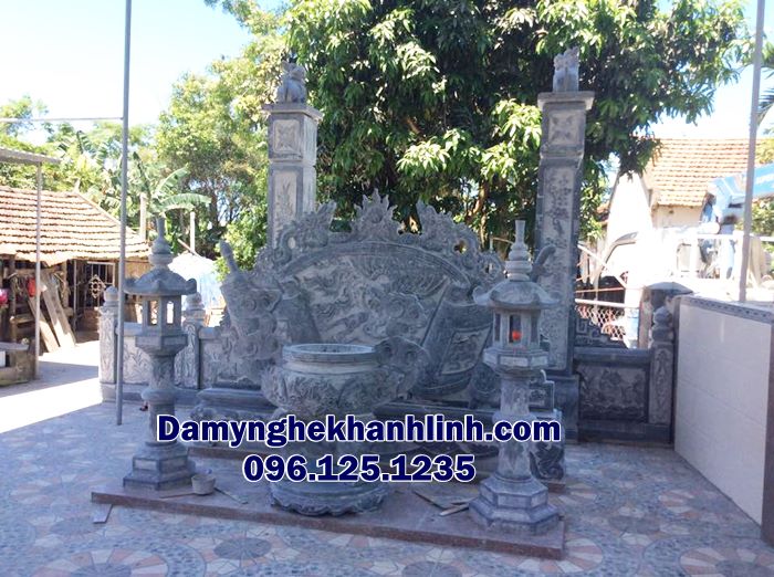 Mẫu cuốn thư đẹp kết hợp cột đá - lư hương 