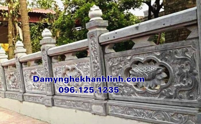Mẫu lan can đá chạm Sen xây tường rào trong nhà thờ họ