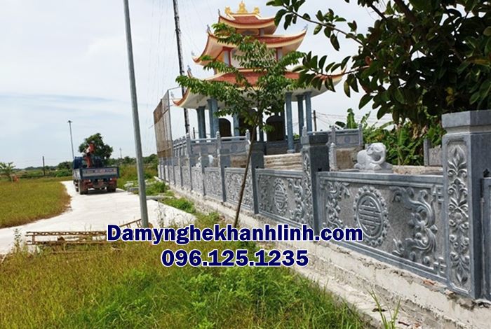 Mẫu lan can đá chạm chữ thọ phù hợp với đình chùa, nhà thờ họ