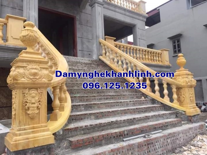 Mẫu lan can đá vàng xây cầu thang trong các ngôi biệt thự 