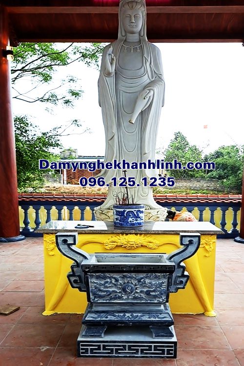 Mẫu lư hương vuông bằng đá xanh tự nhiên bán tại Thái Bình