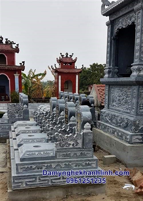 Mâu mộ đá tam cấp lắp đặt khu lăng mộ đá gia tộc
