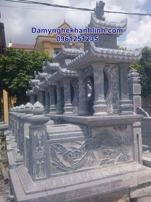 Mộ đá hai mái chạm tứ linh