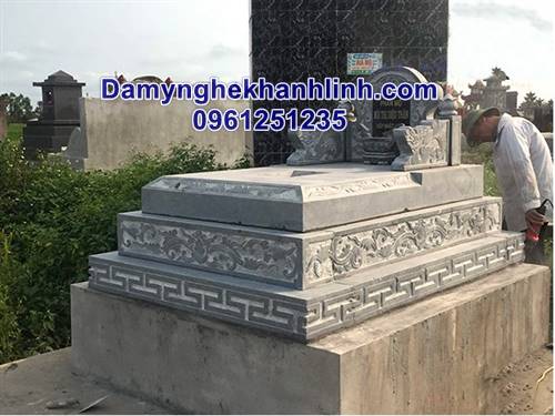 Mộ tam cấp làm từ đá xanh nguyên khối 