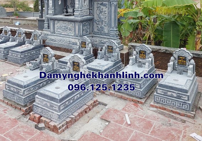 So sánh mộ đá tam cấp và mộ đá một cấp – Nên chọn loại nào