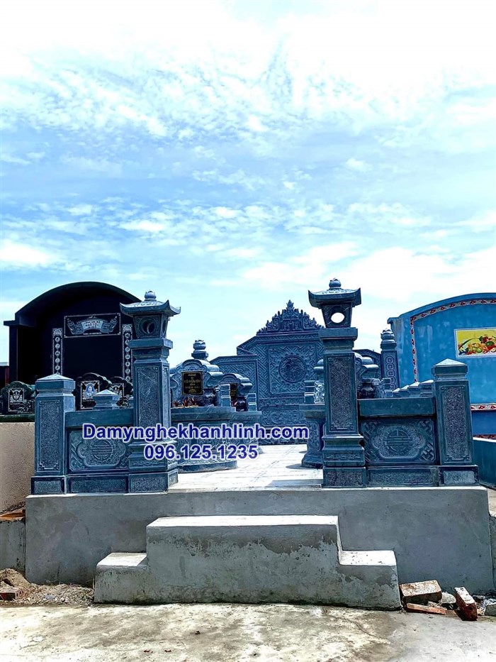 Xây lăng mộ gia đình bằng đá xanh tự nhiên cao cấp