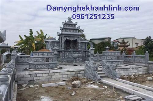 Khu lăng mộ đá tròn xanh đẹp 