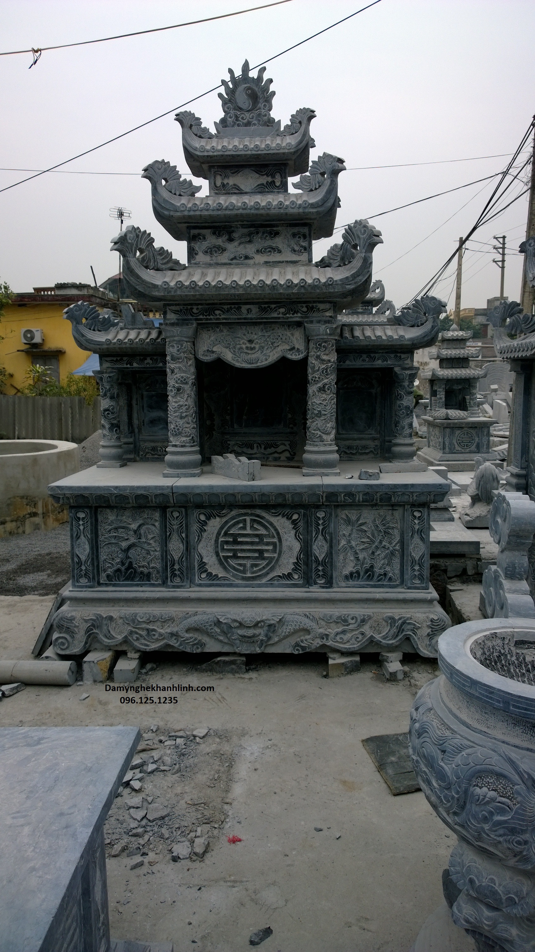 lăng thờ đá đẹp trạm hoa văn tứ quý 