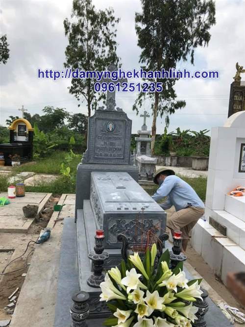 Lăng mộ đá công giáo đẹp 