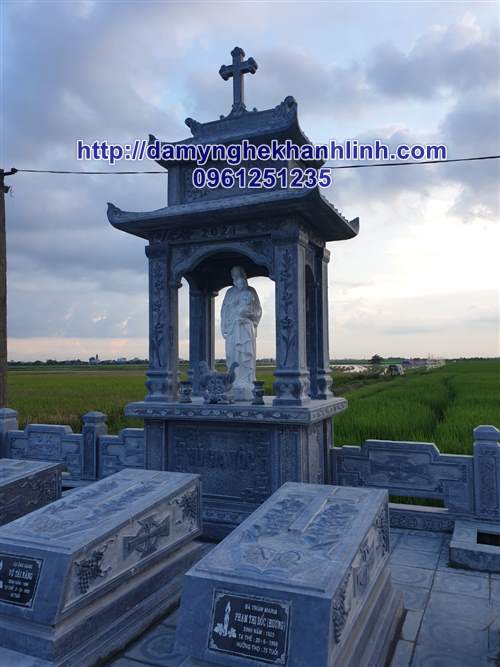 Lăng thờ đá dành cho người theo đạo