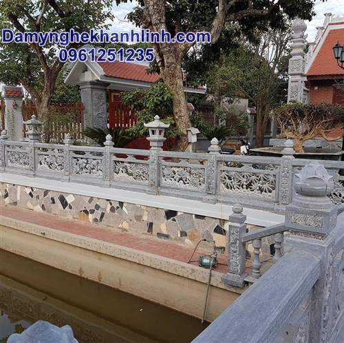 Mẫu lan can đá cho hồ nước 