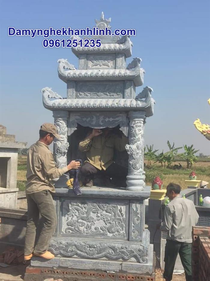 Mẫu lăng thờ đá 