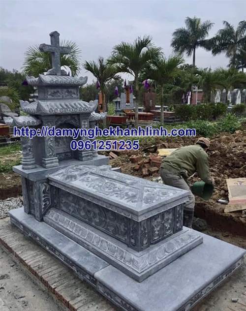 Mẫu mộ đá tam cấp công giáo