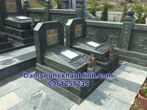 Mẫu mộ tam cấp đá xanh rêu
