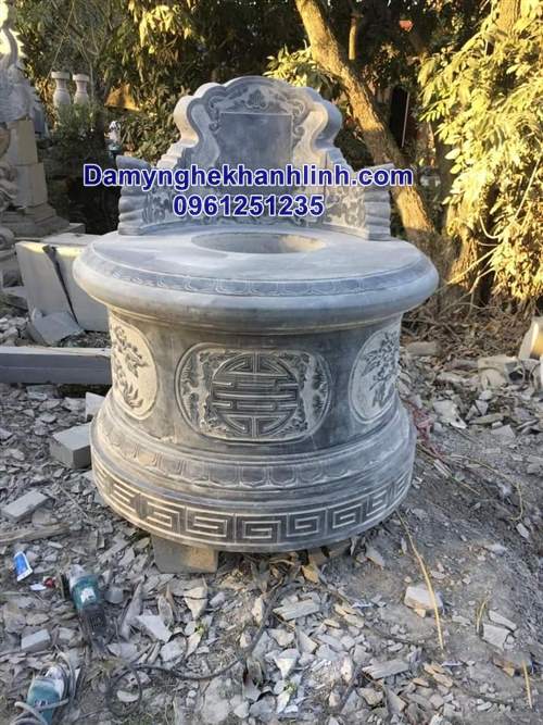 Mẫu mộ tròn đá xanh nguyên khối.