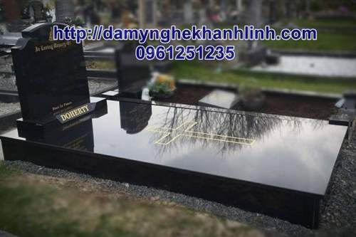 Mộ công giáo đá hoa cương 