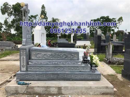 Mộ đá đẹp cho người theo đạo hoa văn tinh tế