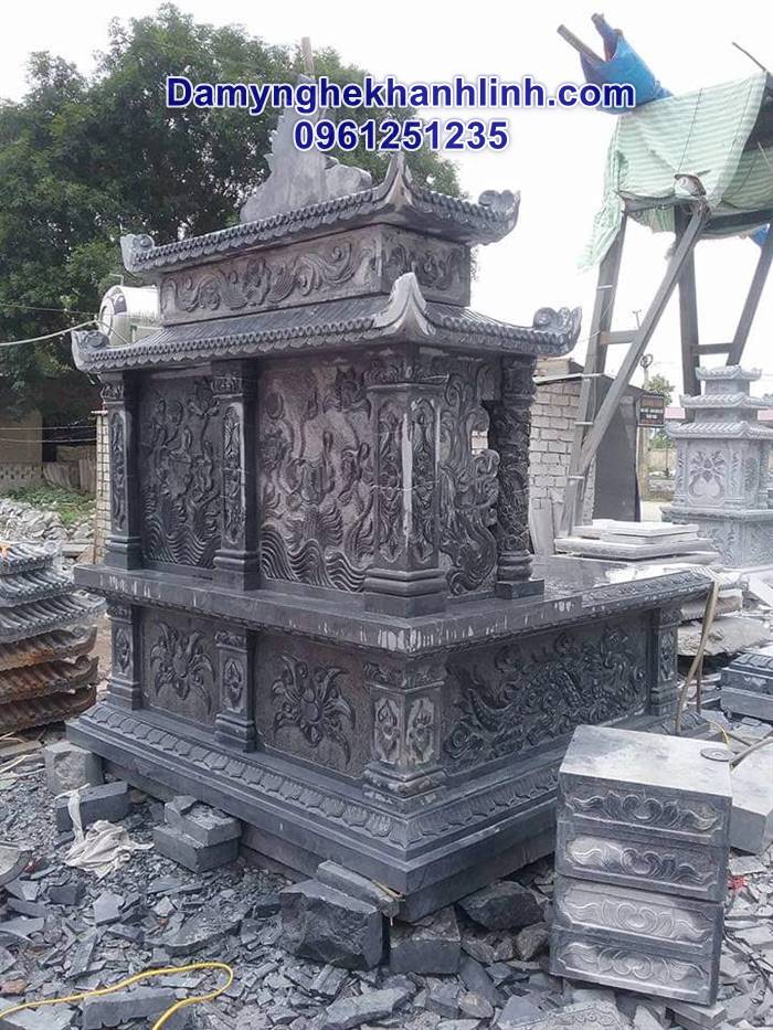 Mộ đá đôi chạm sen 