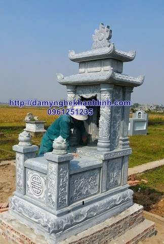 Mộ đá hai mái đao lắp đặt tại Hải Dương