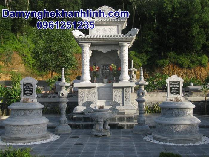 Mẫu mộ tròn bằng đá chạm sen 