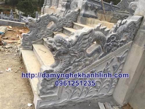Rồng đá bậc tam cấp nhà thờ họ 