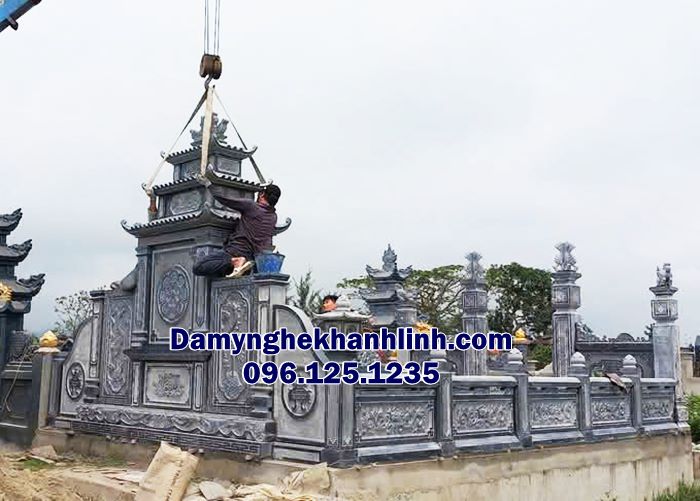 Hình ảnh khu lăng mộ gia đình chế tác từ đá xanh đen tự nhiên