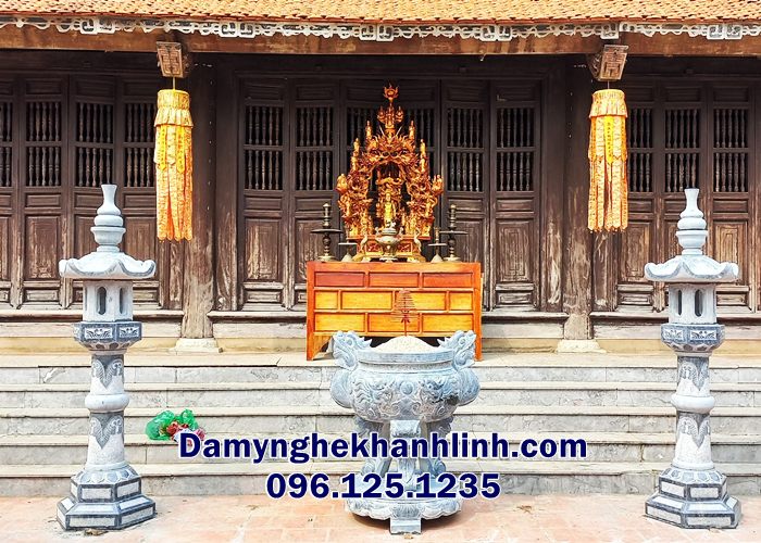 Lư hương đá Cần Thơ - Vẻ đẹp tâm linh cho không gian thờ cúng.
