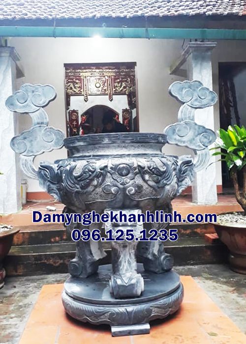 Lư hương đá Tiền Giang chạm rồng lắp đặt tại Gò Công