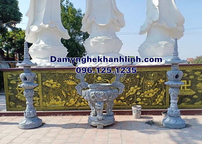 Lư hương đá TP.HCM đặt tại khu đài thờ tưởng niệm bền đẹp theo thời gian