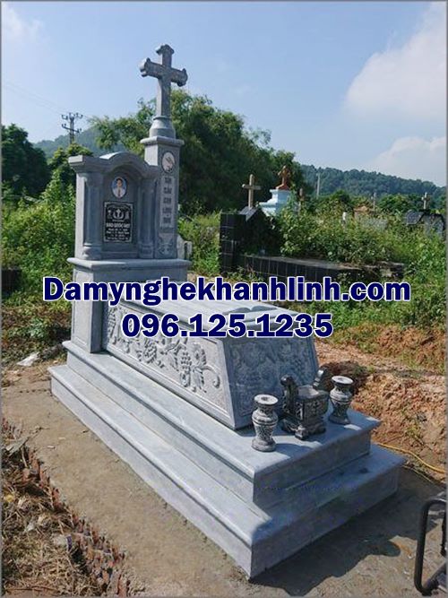 Mẫu mộ đá công giáo miền trung điêu khắc hoa văn tinh xảo